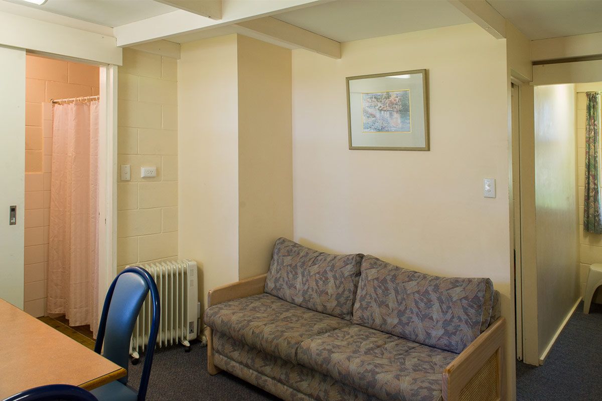 Kalganyi-Deluxe-Ensuite-Unit-03.jpg