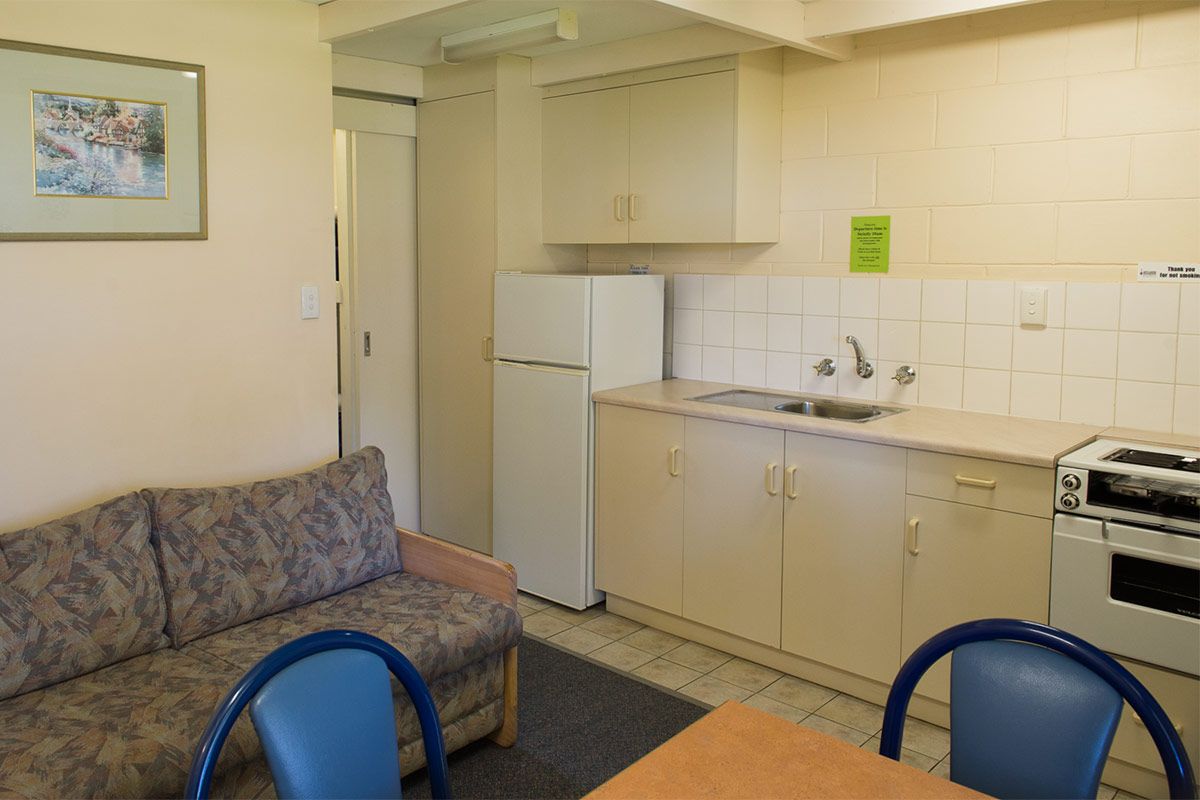 Kalganyi-Deluxe-Ensuite-Unit-02.jpg